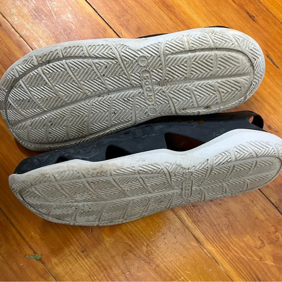 Crocs swift water wave black men’s sz 7 - Picture 2 of 2